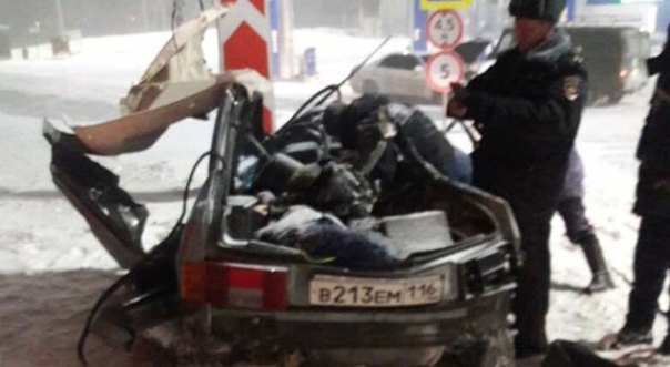 Четыре девушки погибли в аварии на трассе в Татарстане За рулем находилась 18-летняя девушка. В автомобиле
